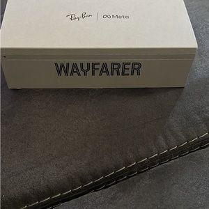 Ray-Ban Meta Wayfarer - brand new